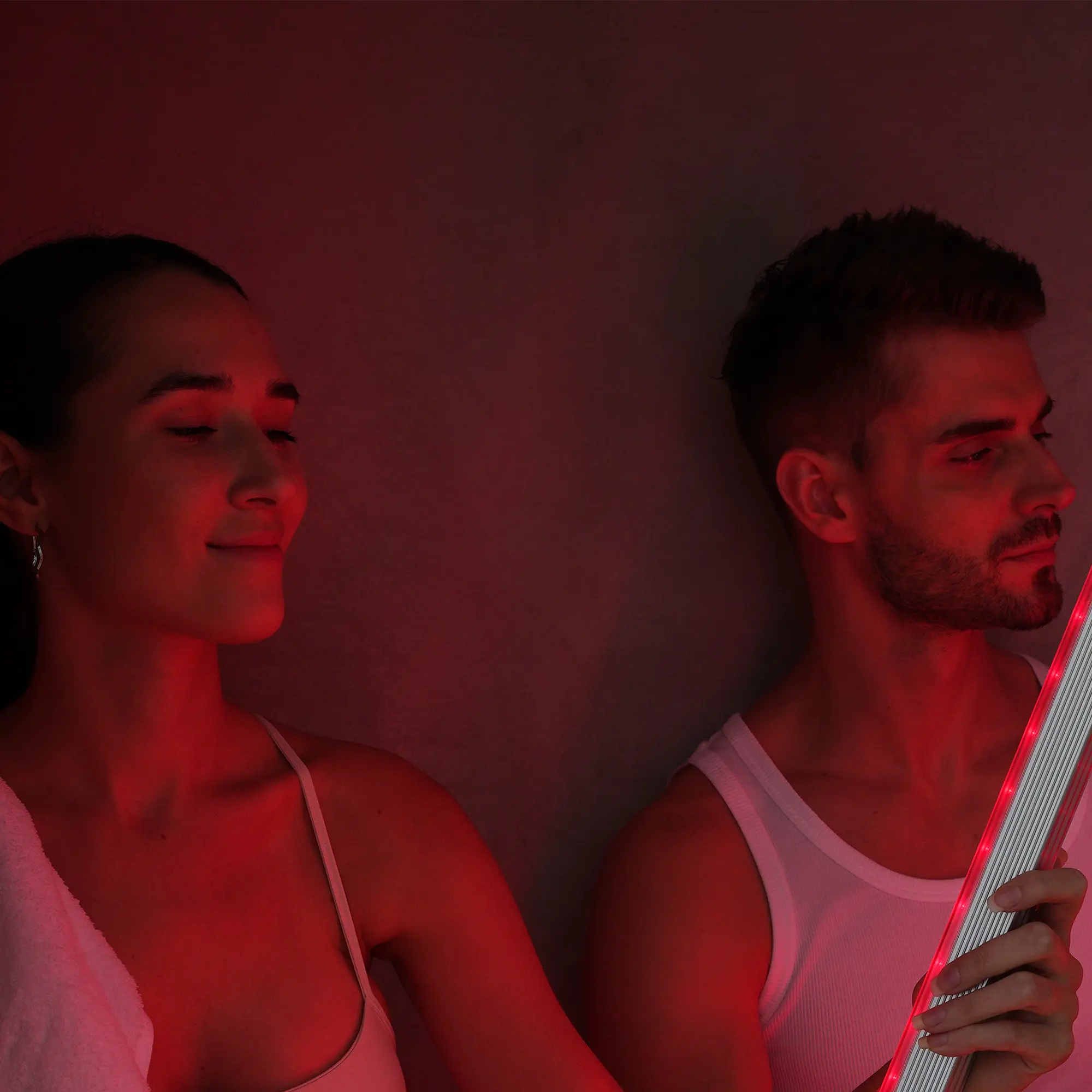 the red light tubes in sauna have 660nm wavelength red light